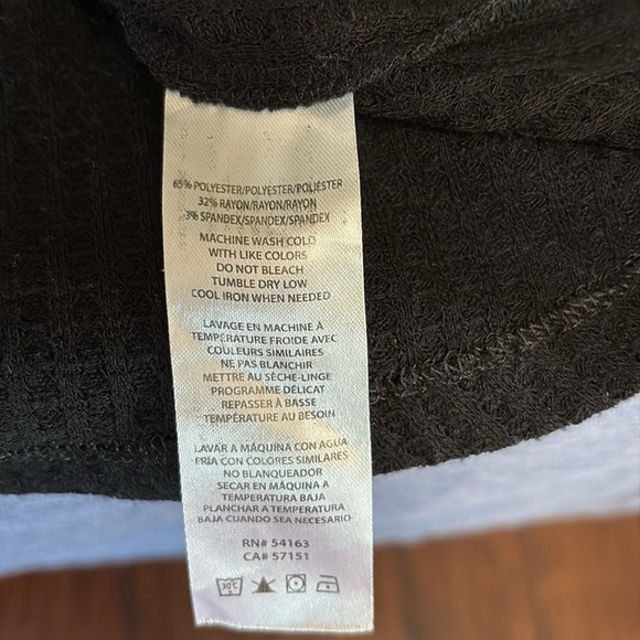 Calvin Klein Women’s Size Large Lightweight Hooded Waffle Knit Black Top - Picture 7 of 7